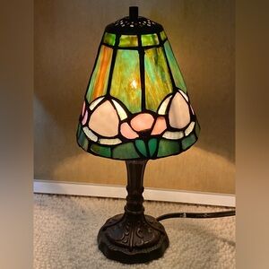 Tiffany Style table top Lamp